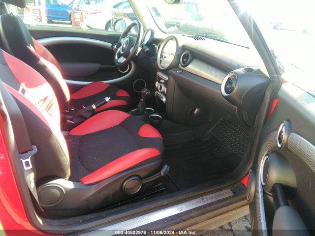 2009 MINI COOPER S WMWMF73539TW82879 Photo 4