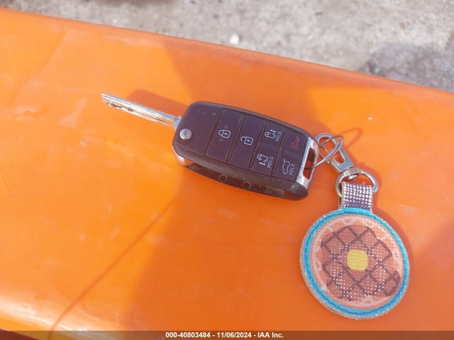 KIA SEDONA LX 2016 KNDMB5C12G6198066 Image 11