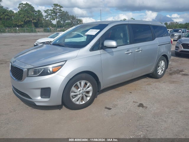 KIA SEDONA LX 2016 KNDMB5C12G6198066 Image 2