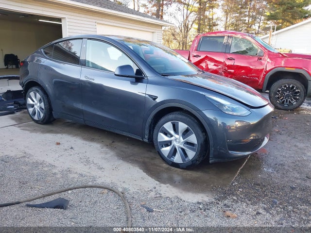 2024 TESLA MODEL Y 7SAYGDEE9RA249728 Photo 0