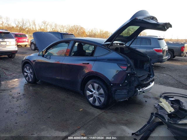 2024 TESLA MODEL Y 7SAYGDEE9RA249728 Photo 2