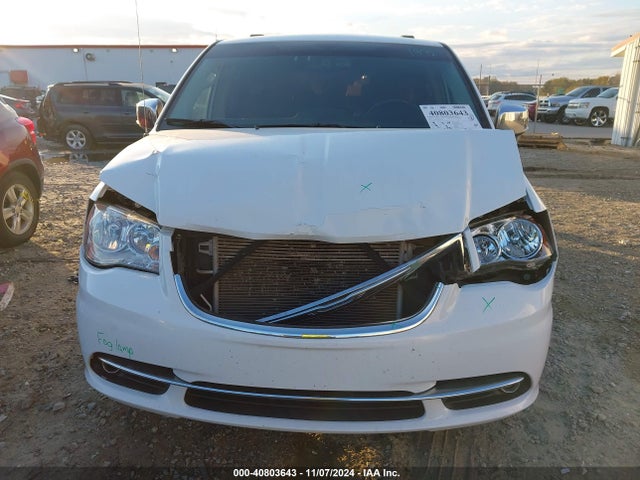 2C4RC1JG9FR700002 Chrysler Town & Country Limited
