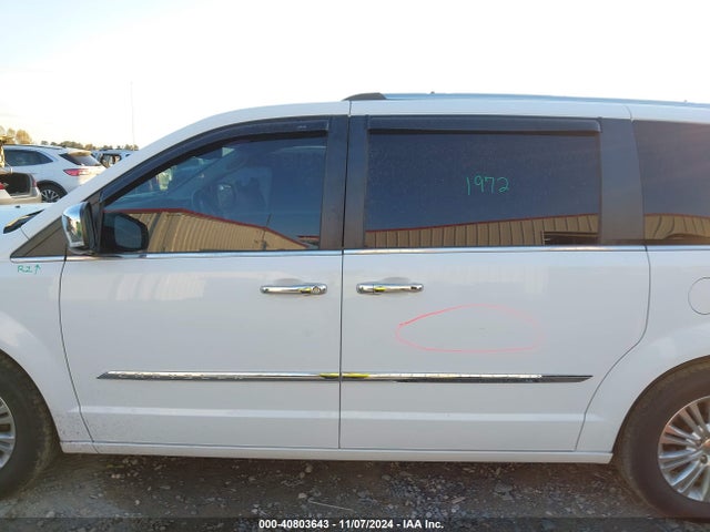 2C4RC1JG9FR700002 Chrysler Town & Country Limited