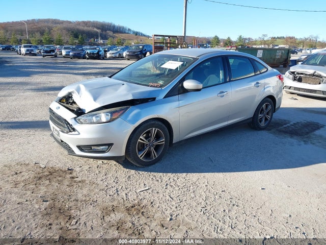 Ford FOCUS SE 2018 1FADP3FE3JL227545 Image 2
