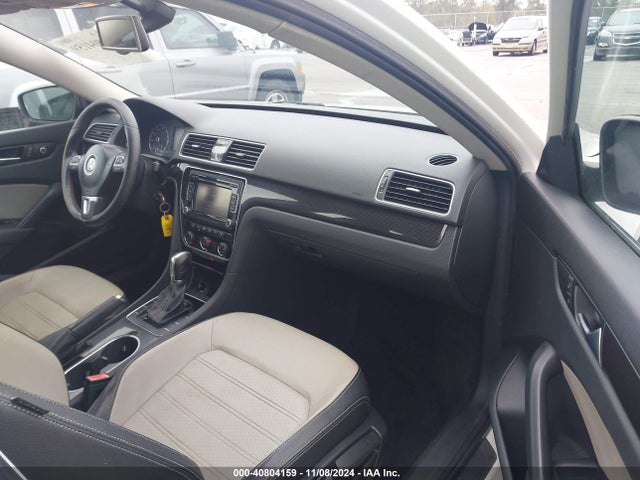 1VWBT7A36EC098679 Volkswagen Passat 1.8t Sport