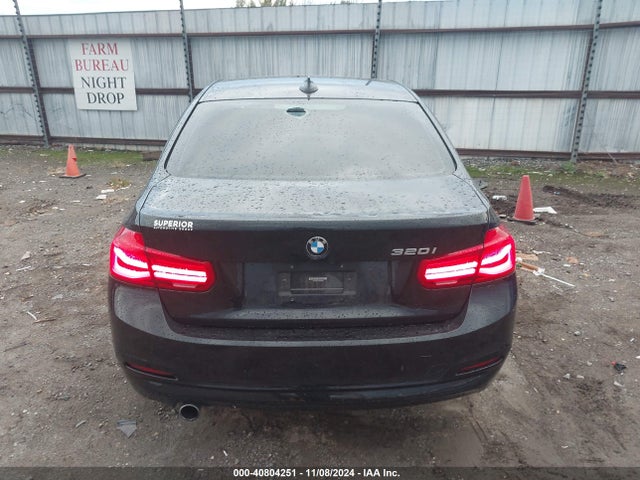 BMW 320i 2018 WBA8A9C57JAD26935 Image 16