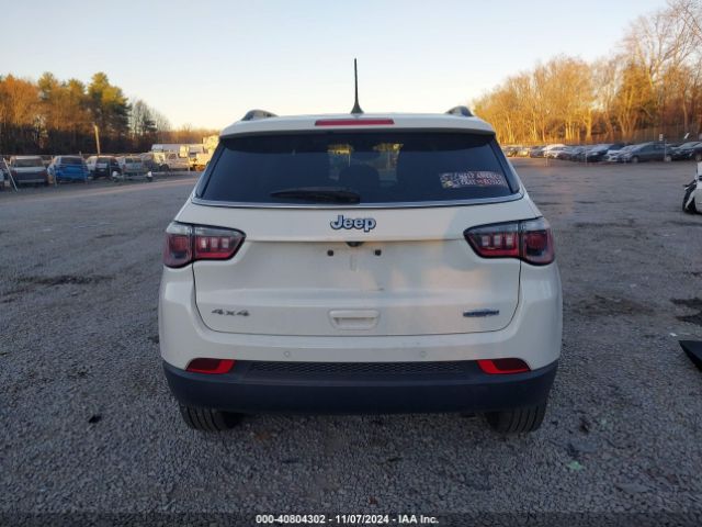3C4NJDBB7JT332109 Jeep Compass Latitude 4x4