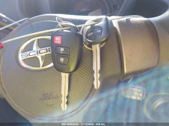 JTKKUPB46E1040454 Scion XD