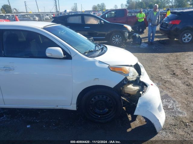 JTKKUPB46E1040454 Scion XD
