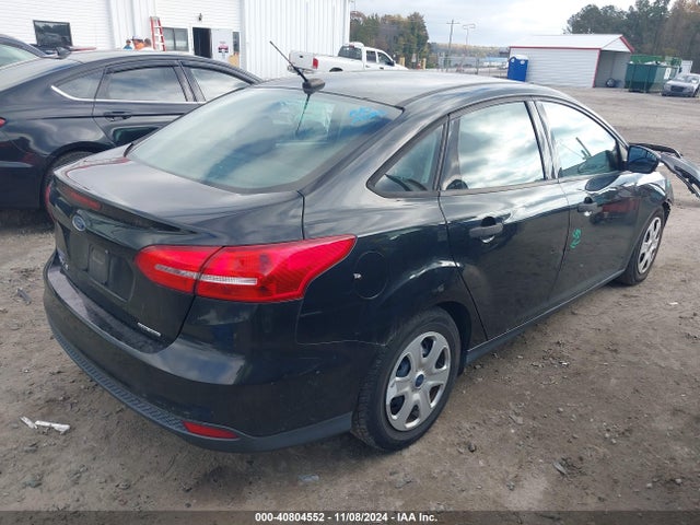 Ford FOCUS S 2015 1FADP3E20FL321493 Image 4