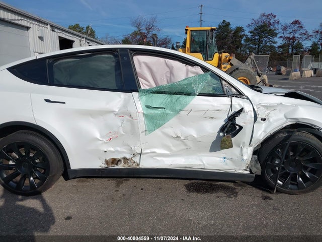 Tesla Model Y 2023 7SAYGDEE3PF630734 Image 13