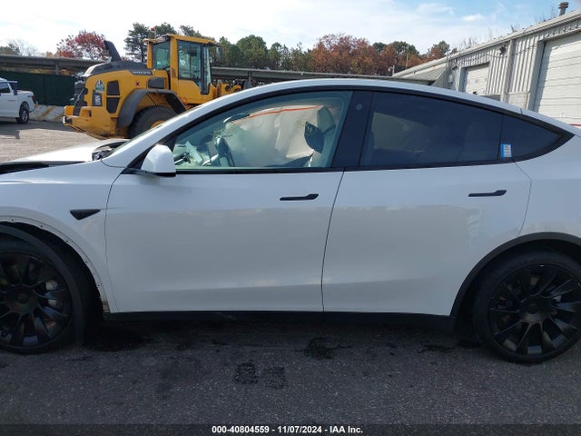Tesla Model Y 2023 7SAYGDEE3PF630734 Image 14