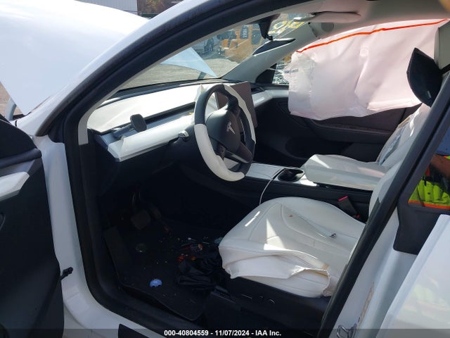 2023 TESLA MODEL Y 7SAYGDEE3PF630734 Photo 4