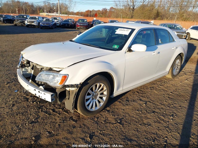 Chrysler 300 2014 2C3CCAAG3EH276122 Image 2