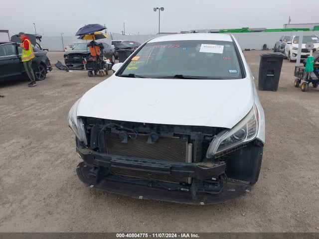 Hyundai SONATA SE 2016 5NPE24AF9GH303771 Image 13