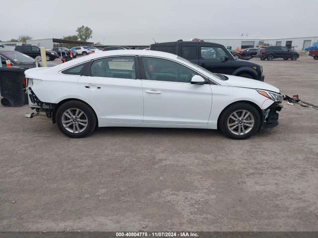 Hyundai SONATA SE 2016 5NPE24AF9GH303771 Image 14