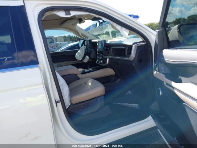 1FMJU1HT0NEA10739 Ford Expedition Xlt
