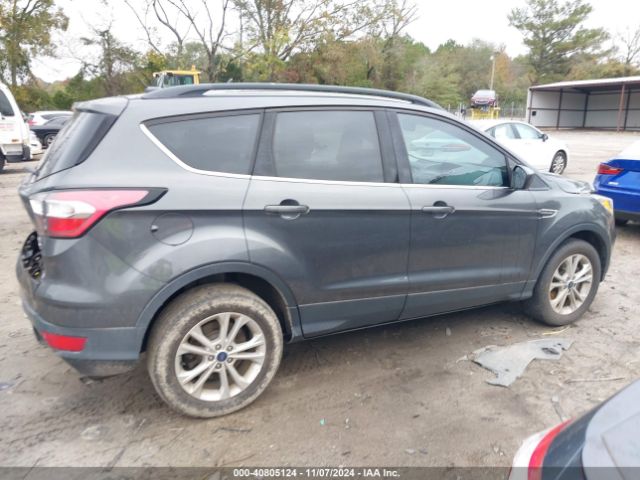 1FMCU9GD0JUB53515 Ford ESCAPE SE