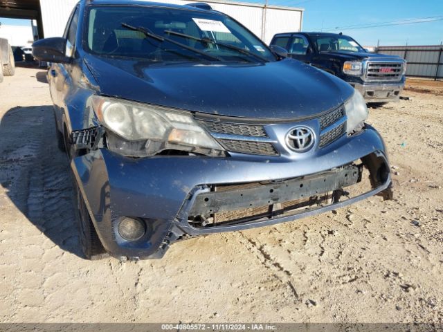 2T3ZFREV7EW114305 Toyota RAV4 LE