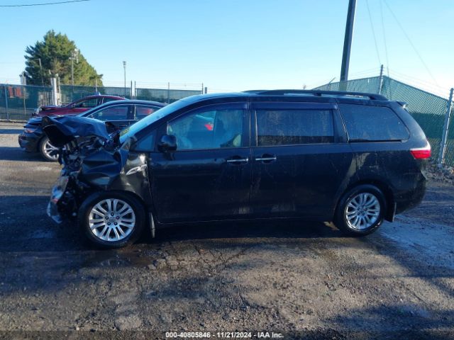 5TDYZ3DCXHS880535 Toyota Sienna Xle 8 Passenger