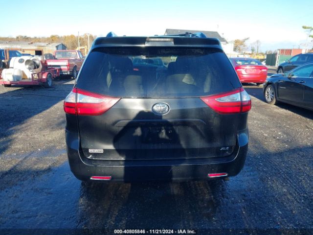 5TDYZ3DCXHS880535 Toyota Sienna Xle 8 Passenger