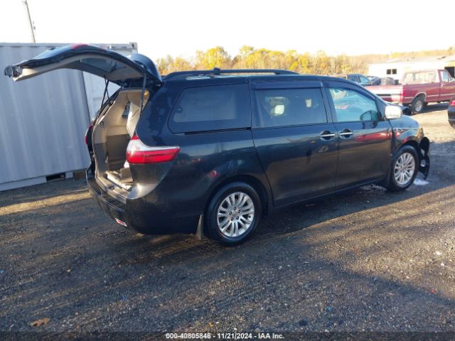 5TDYZ3DCXHS880535 Toyota Sienna Xle 8 Passenger