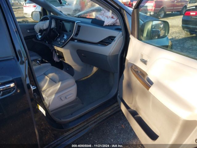 5TDYZ3DCXHS880535 Toyota Sienna Xle 8 Passenger