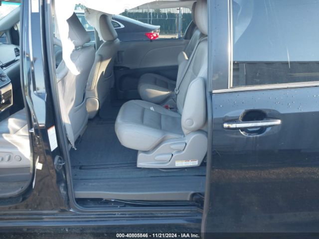 5TDYZ3DCXHS880535 Toyota Sienna Xle 8 Passenger
