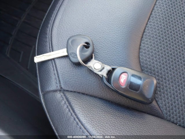 KM8JUCAG3FU050801 Hyundai TUCSON SE