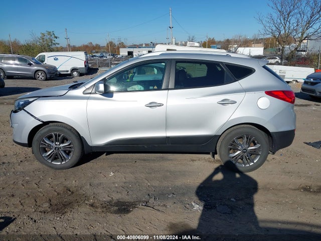 KM8JUCAG3FU050801 Hyundai TUCSON SE