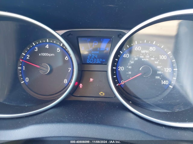 KM8JUCAG3FU050801 Hyundai TUCSON SE