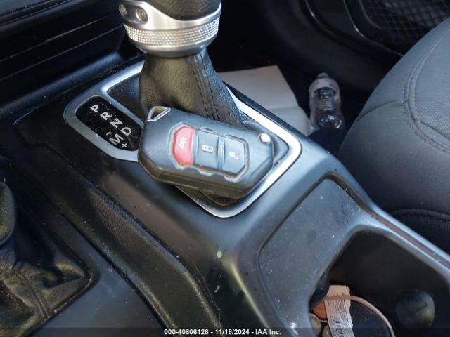 1C4HJXDG9JW179136 Jeep Wrangler Unlimited Sport S 4x4