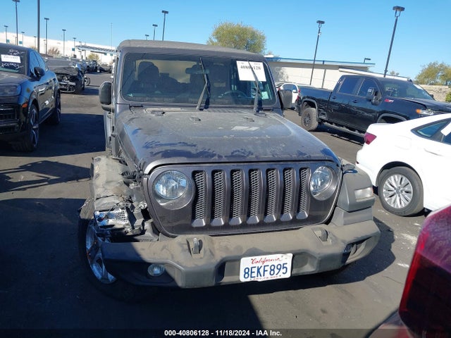 1C4HJXDG9JW179136 Jeep Wrangler Unlimited Sport S 4x4