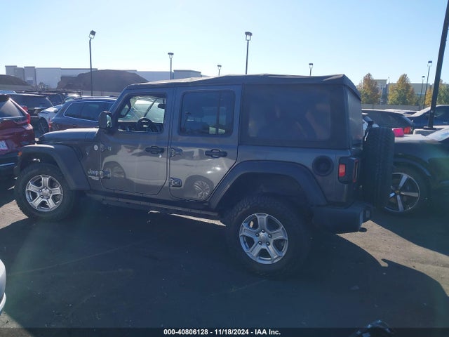 1C4HJXDG9JW179136 Jeep Wrangler Unlimited Sport S 4x4