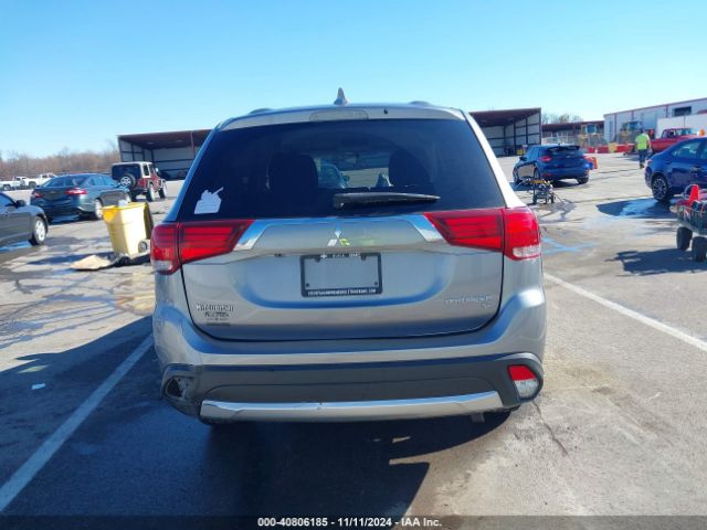 JA4AD3A33JZ000830 Mitsubishi Outlander Se