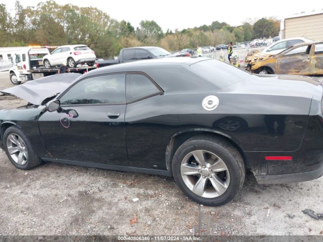 2C3CDZAG8FH782428 Dodge Challenger Sxt
