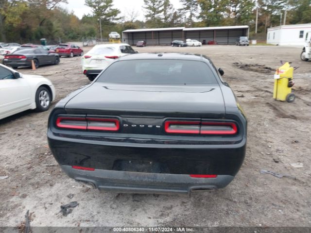 2C3CDZAG8FH782428 Dodge Challenger Sxt