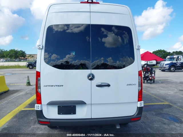 W1Z4KFHY3RP714466 Mercedes-Benz Sprinter 2500 Standard Roof 4-cyl Diesel