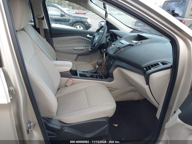 1FMCU0GD0HUE02207 Ford ESCAPE SE