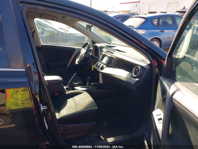 Toyota RAV4 LE 2018 2T3BFREV4JW849898 Image 5