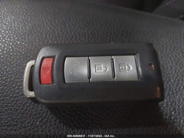 JA4AZ3A31HZ059757 Mitsubishi Outlander Se