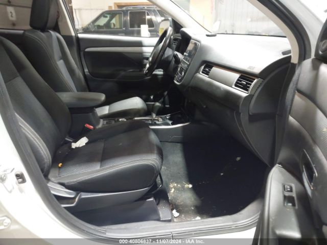 JA4AZ3A31HZ059757 Mitsubishi Outlander Se