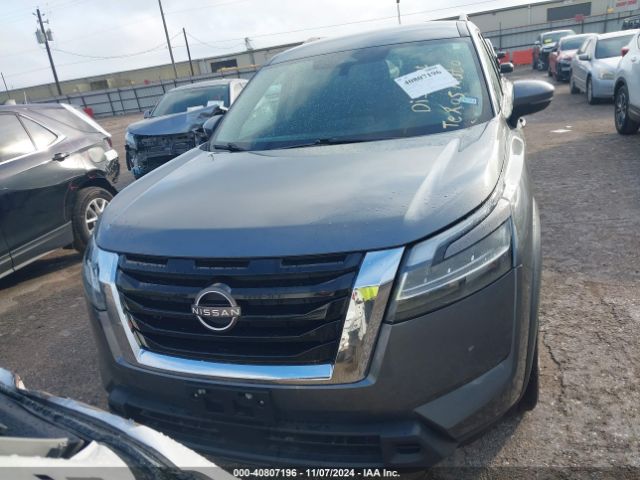 5N1DR3BA0NC215913 Nissan Pathfinder Sv 2wd