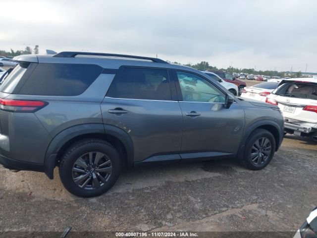 5N1DR3BA0NC215913 Nissan Pathfinder Sv 2wd