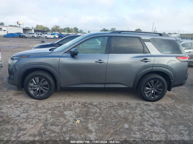 5N1DR3BA0NC215913 Nissan Pathfinder Sv 2wd