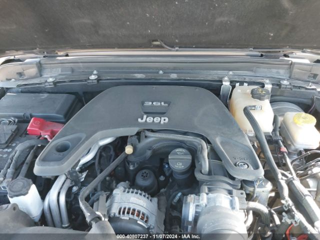 1C4HJXFG5JW274323 Jeep Wrangler Unlimited Rubicon 4x4