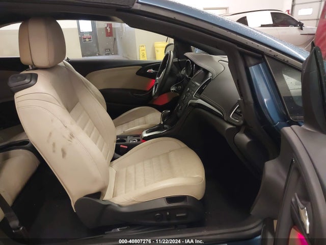 W04WH3N5XHG065735 Buick Cascada Premium