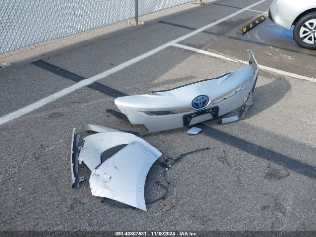 JTDKBRFUXH3568851 Toyota Prius Two