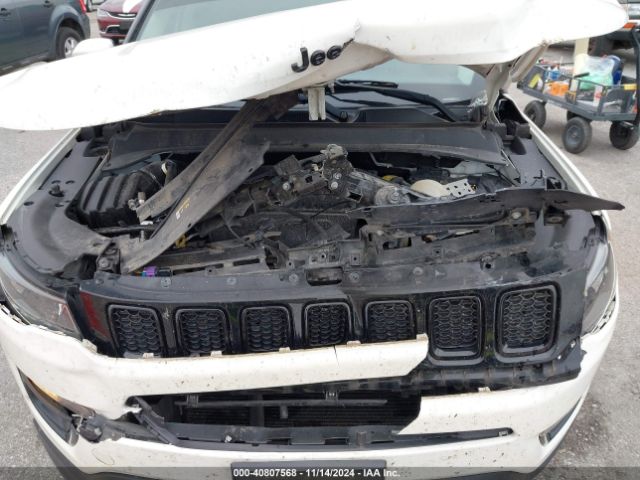 3C4NJDBB3JT325528 Jeep Compass Altitude 4x4