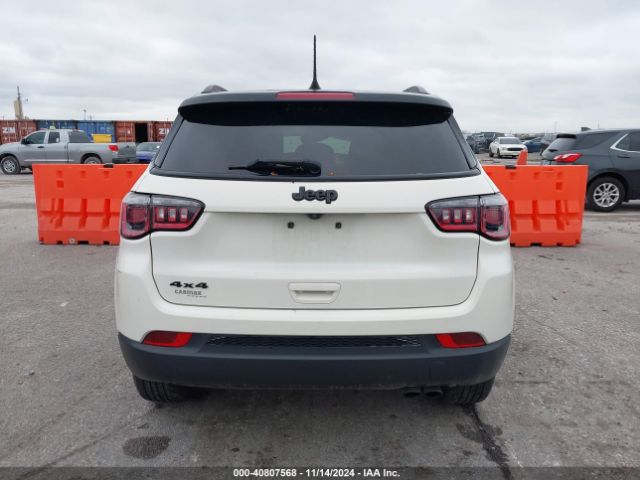 3C4NJDBB3JT325528 Jeep Compass Altitude 4x4